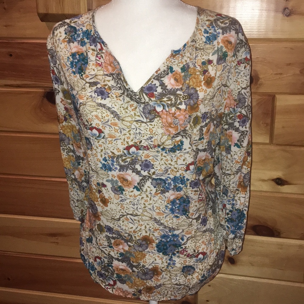 Floral loose pullover blouse